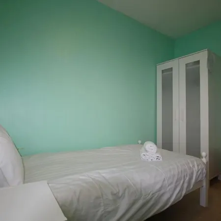 3 Bed Near To Hospital And Businesses * Bristol