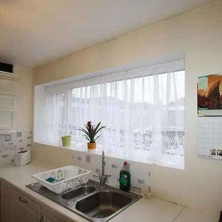 3 Bed Near To Hospital And Businesses Сasa de vacaciones *