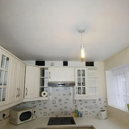 3 Bed Near To Hospital And Businesses Сasa de vacaciones Bristol