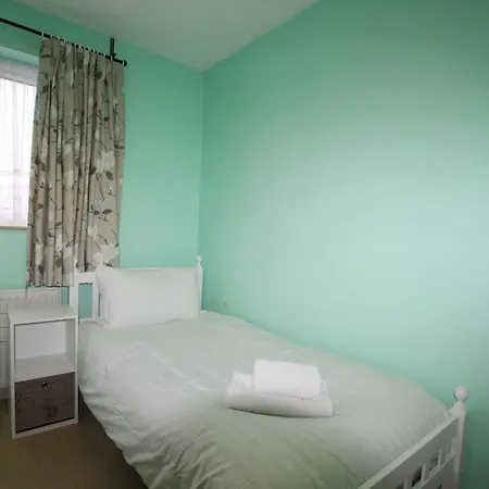 3 Bed Near To Hospital And Businesses *